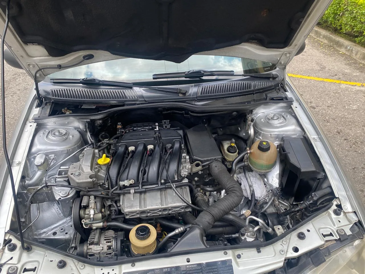 Sedán Renault Megane 2001 MEGAN en Bucaramanga — foto 3