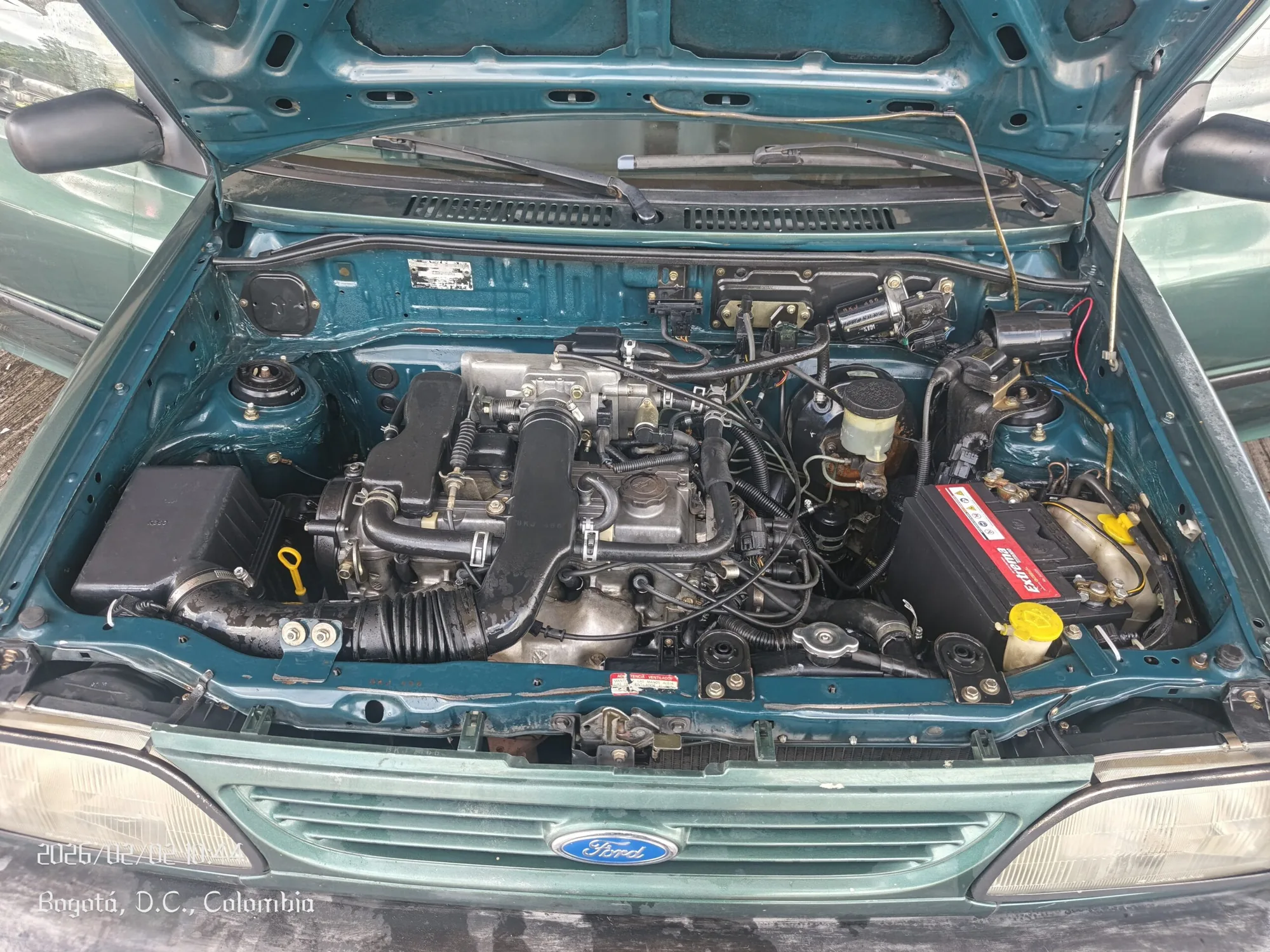 Sedán Ford Festiva 1998 en Bogotá — foto 9