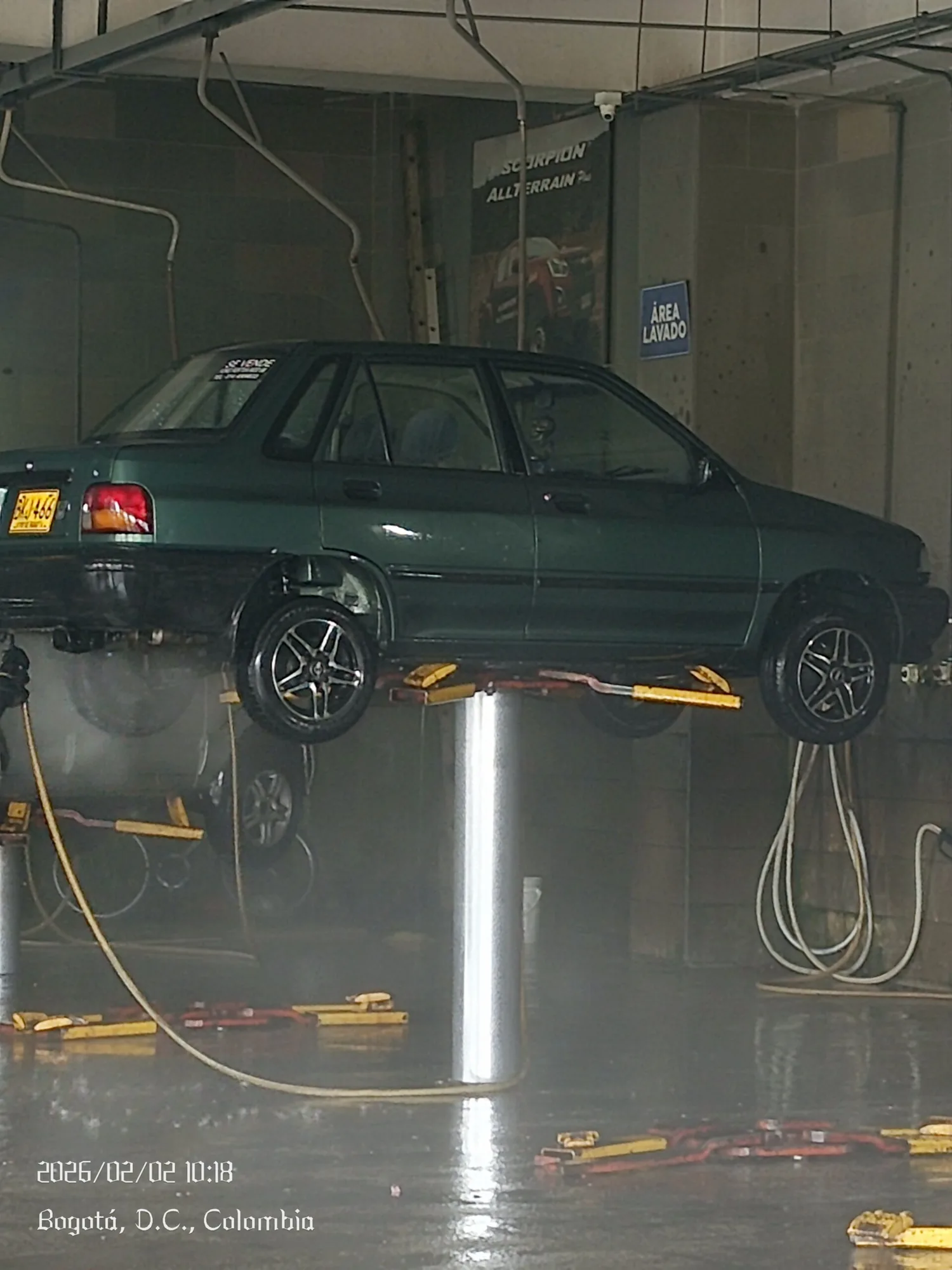 Sedán Ford Festiva 1998 en Bogotá — foto 5