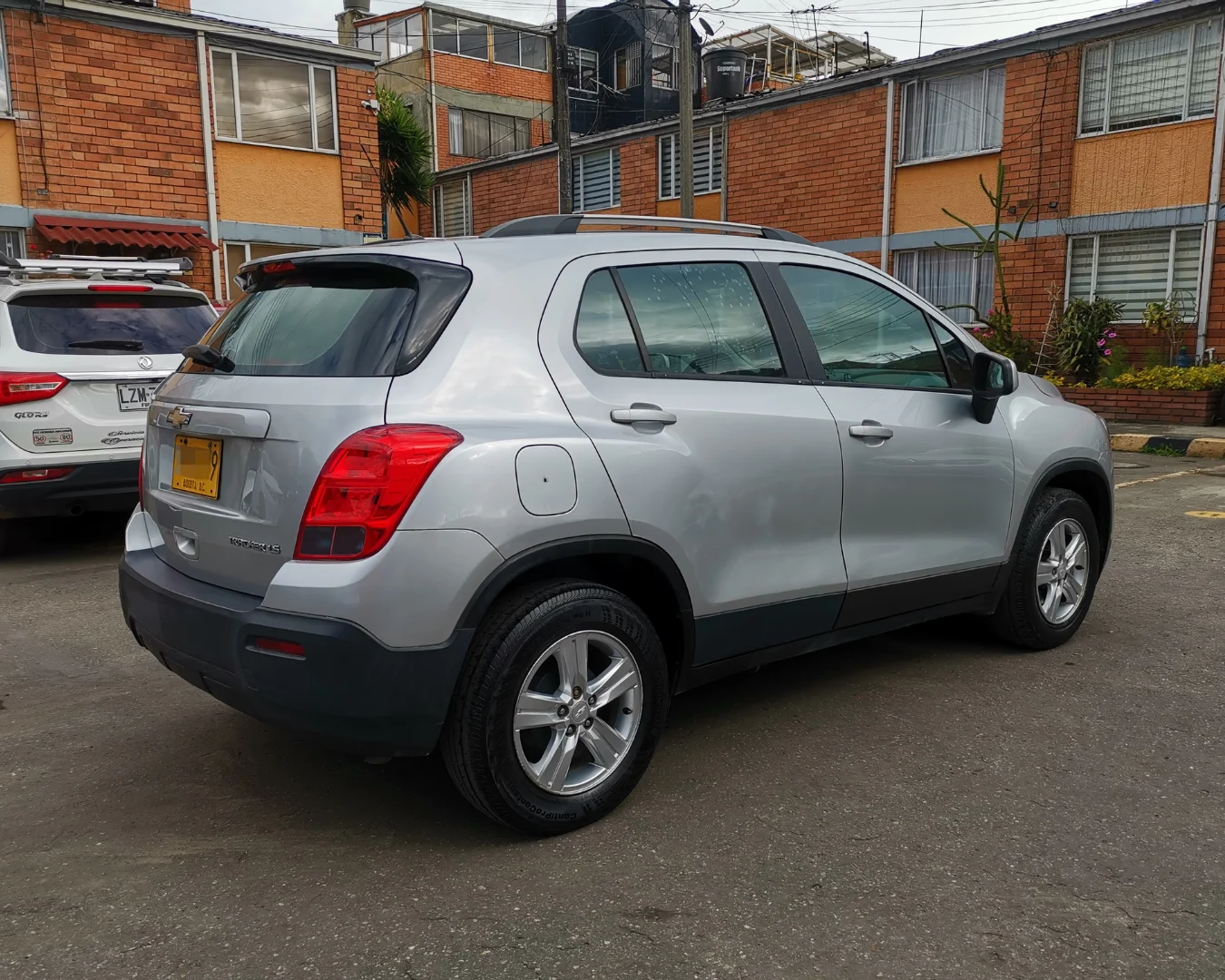 Caminhonete Chevrolet Tracker 2016 ls en Bogotá — foto 5