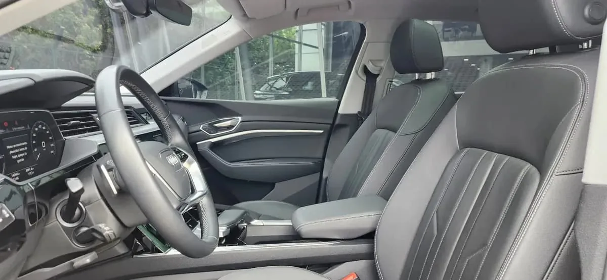 SUV Audi E-Tron Sportback 2023 en Medellín — foto 9