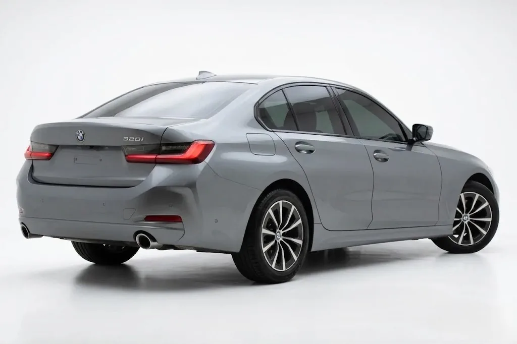 Sedã BMW 320i G20 2026 en Bucaramanga — foto 4