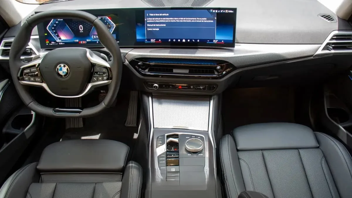 Sedã BMW 320i G20 2026 en Bucaramanga — foto 6