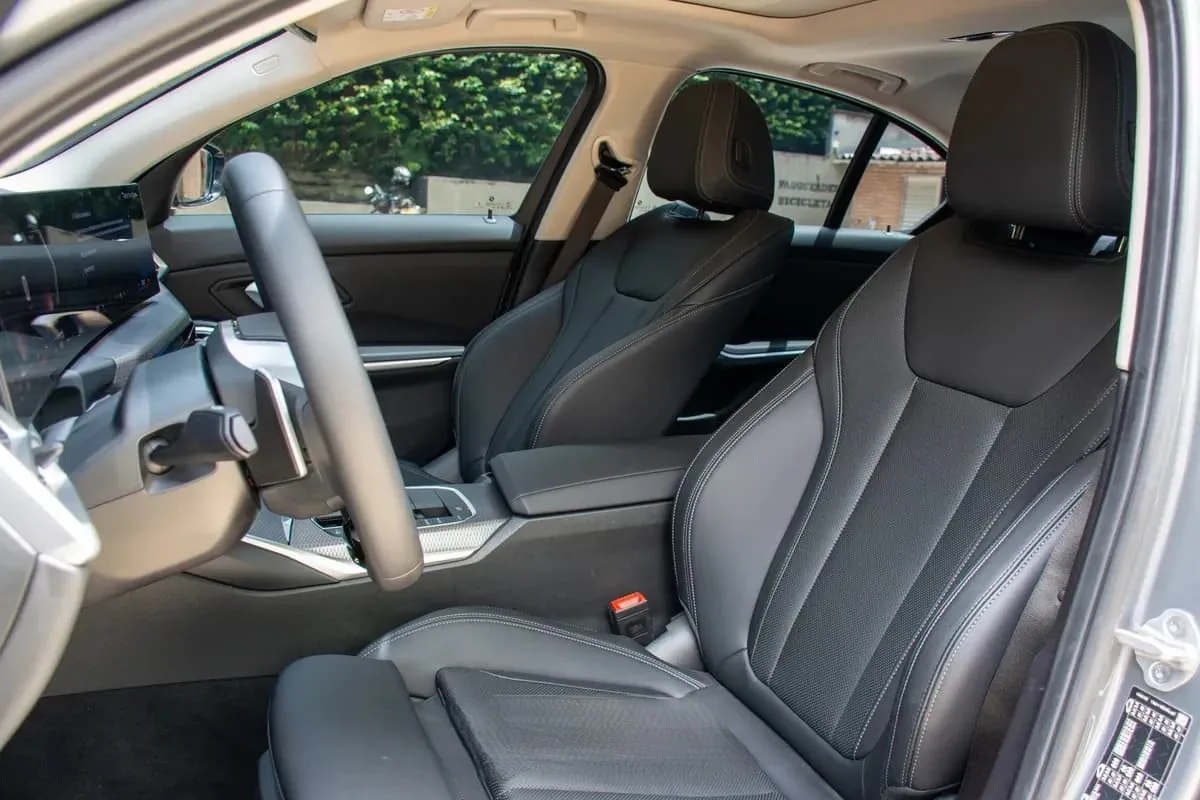 Sedã BMW 320i G20 2026 en Bucaramanga — foto 7
