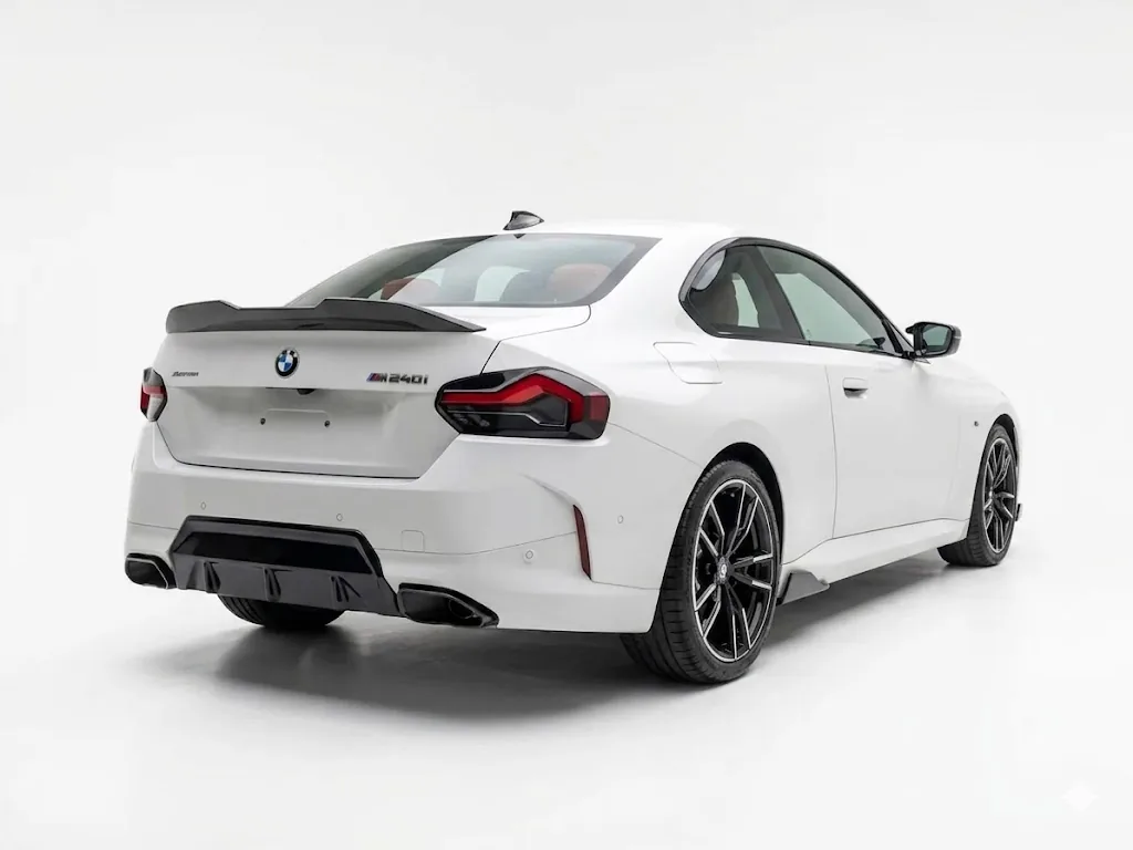 Sedán BMW M240i 2026 en Medellín — foto 4