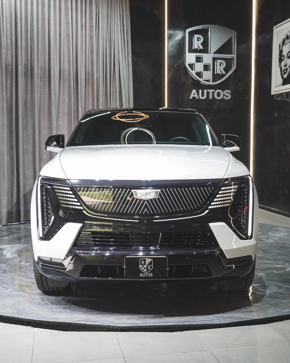 SUV Cadillac Escalade 2025 en Medellín — foto 3