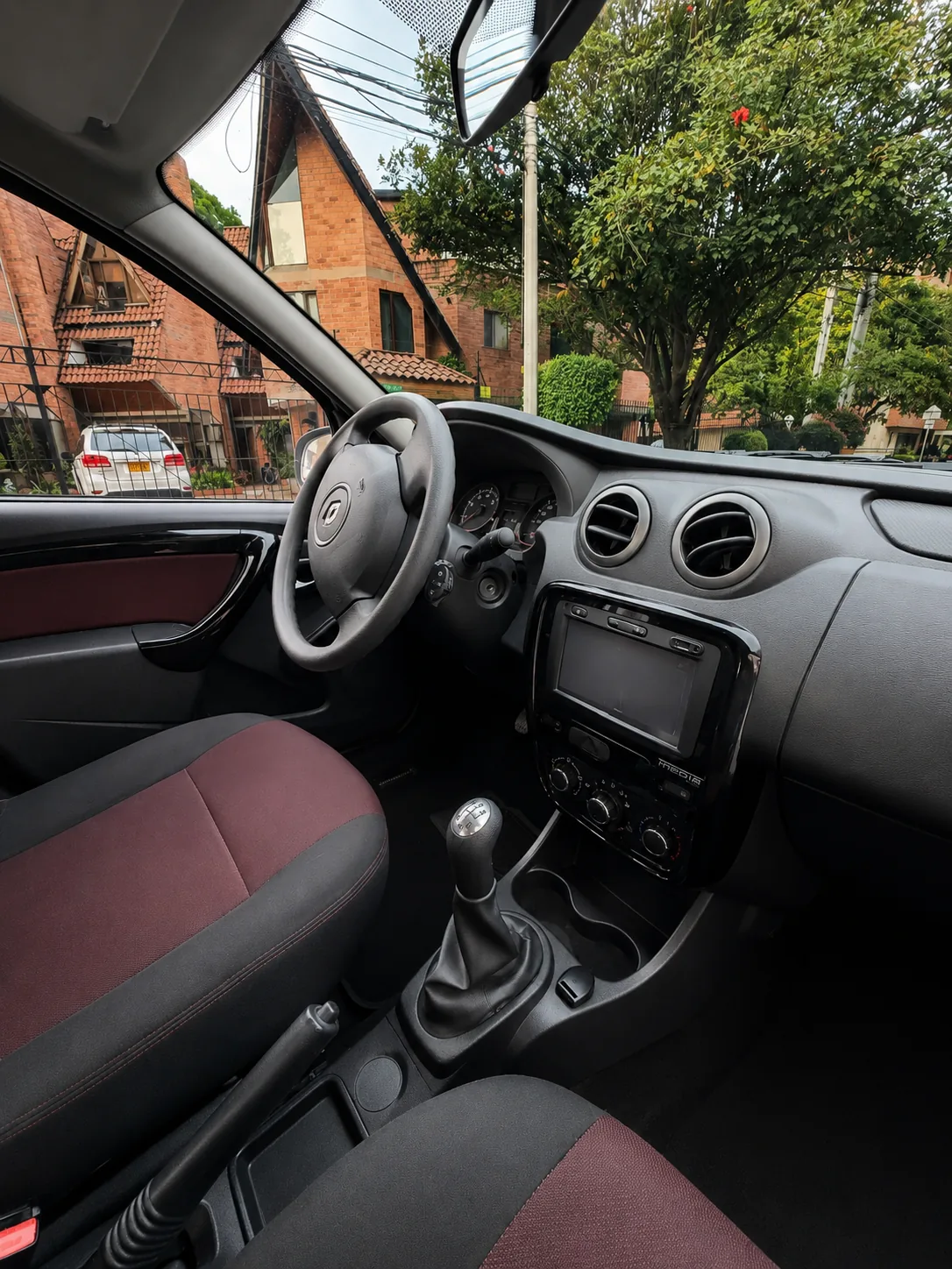 Hatchback Renault Stepway 2015 en Bogotá — foto 4