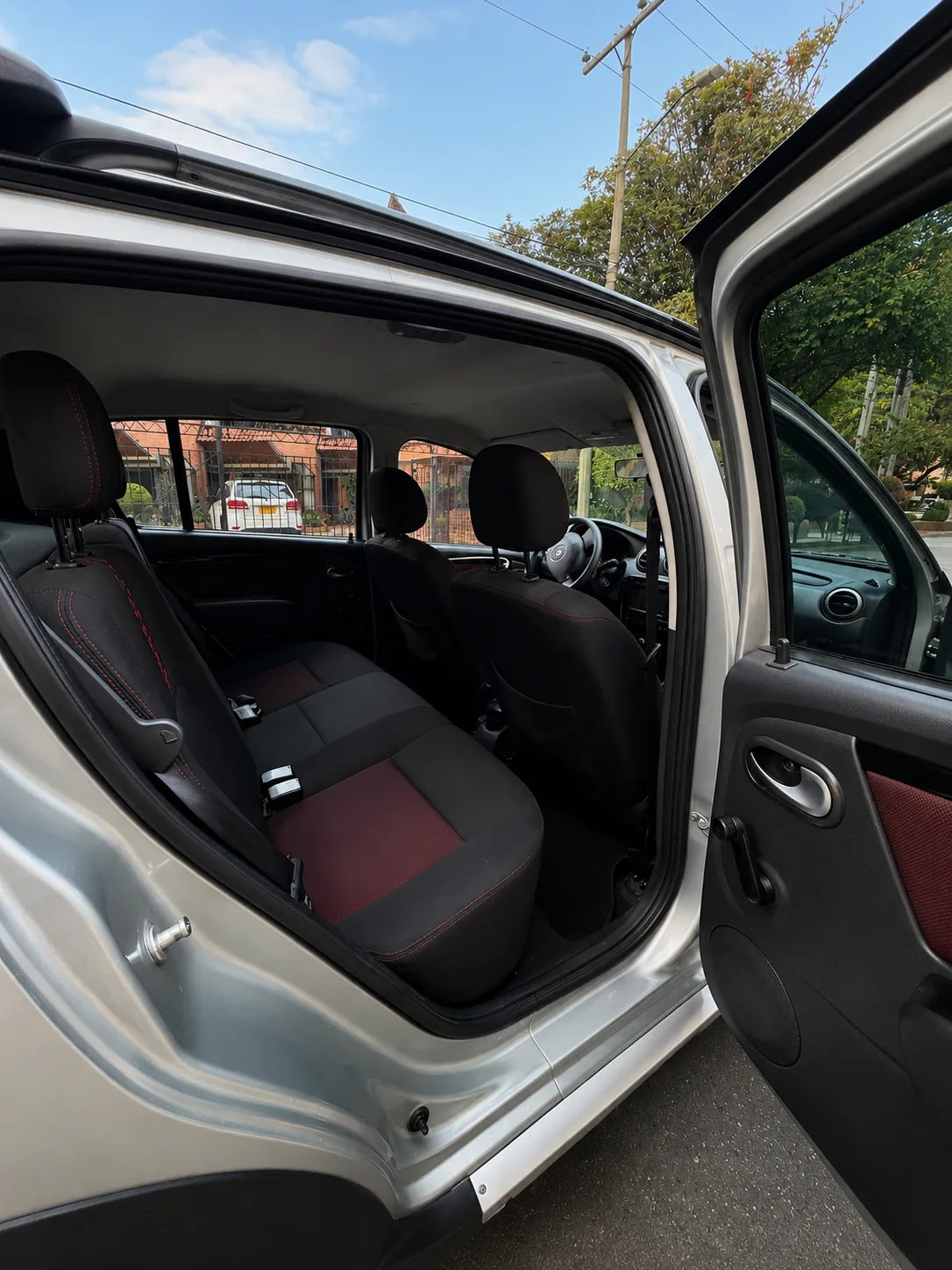 Hatchback Renault Stepway 2015 en Bogotá — foto 5
