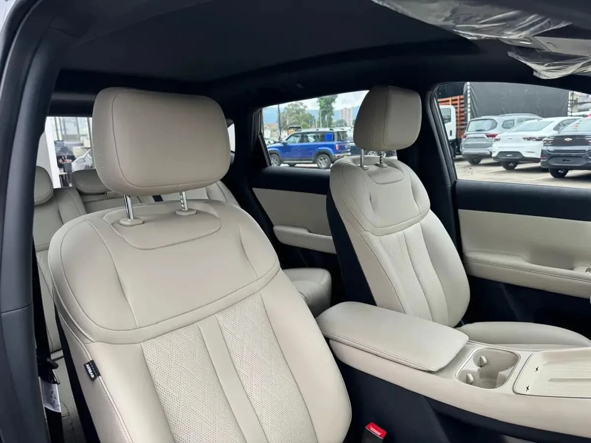 SUV Chevrolet Captiva EV Premier 2026 en Bogotá — foto 7
