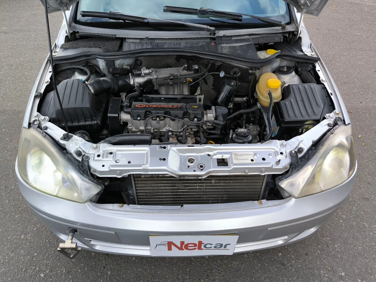 Hatchback Chevrolet Corsa 2005 en Bogotá — foto 13