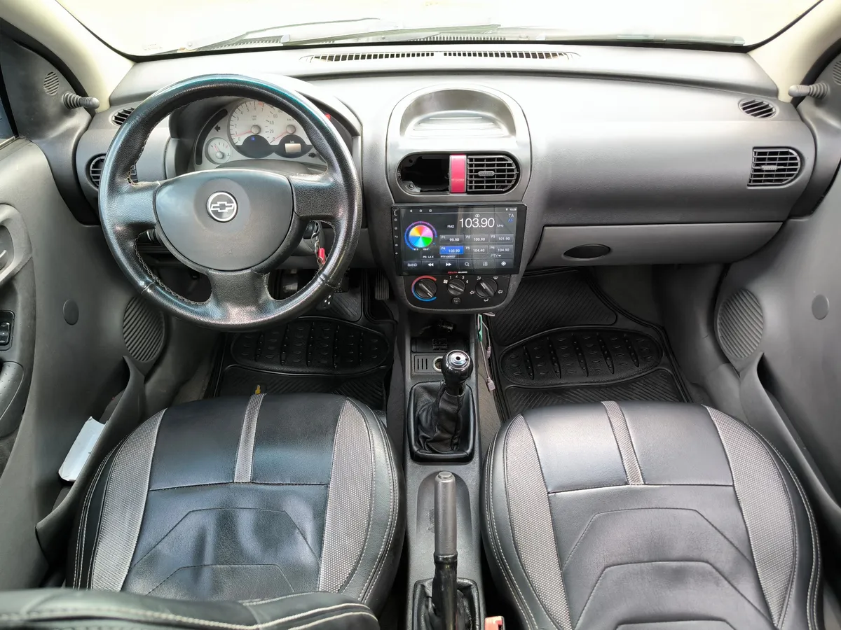 Hatchback Chevrolet Corsa 2005 en Bogotá — foto 8