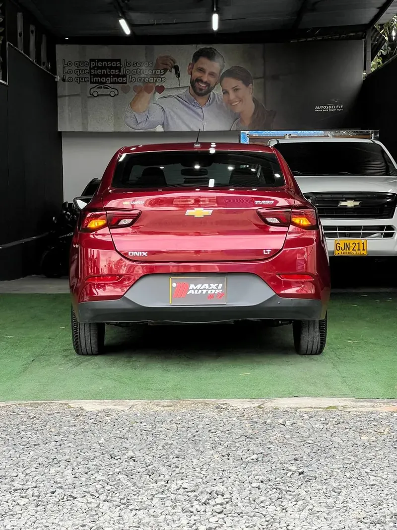 Chevrolet Onix 2023 LT en Dosquebradas — foto 5 de 12