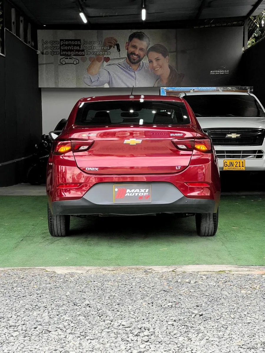 Sedã Chevrolet Onix LT 2023 1.0T Lt en Dosquebradas — foto 5