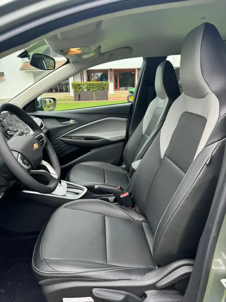 Sedã Chevrolet Onix Premier 2025 en Bogotá — foto 4