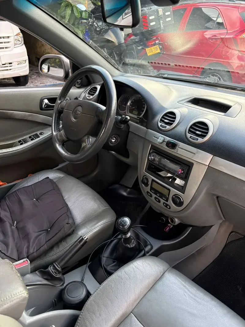 Chevrolet Optra 2008 en Envigado — foto 5 de 11