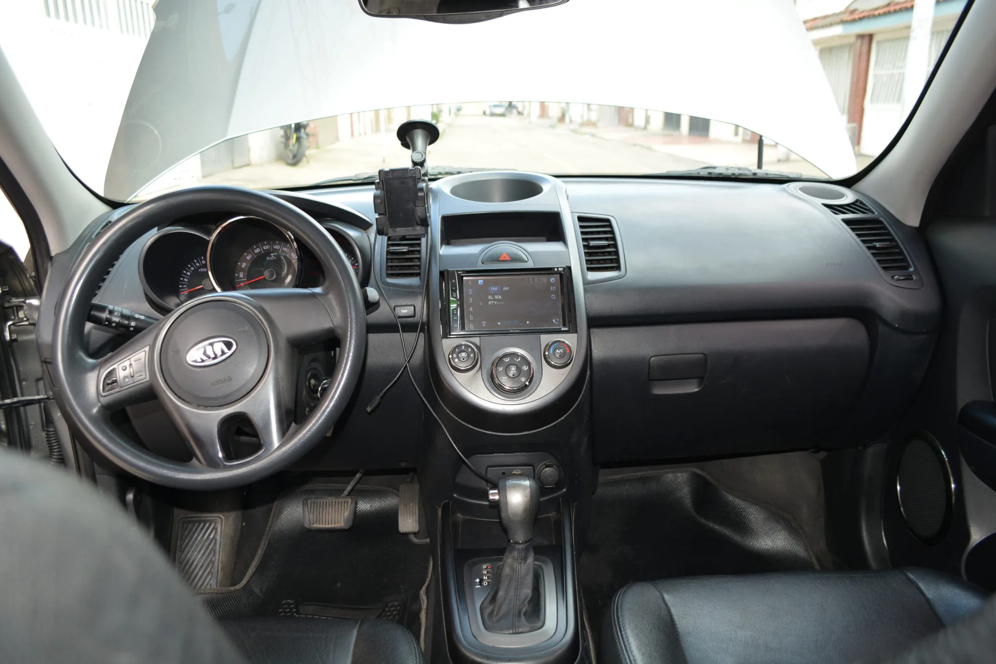SUV Kia Soul 2011 en Bogotá — foto 9