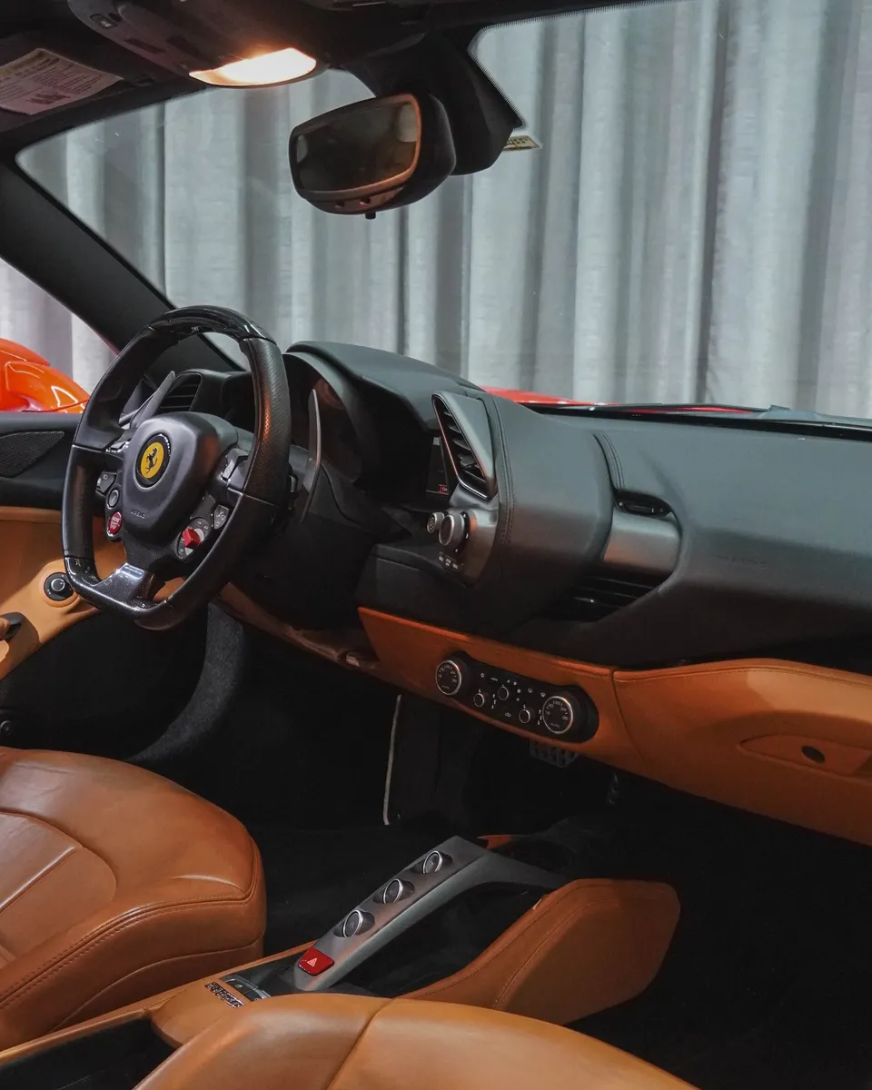 Cupê Ferrari 488 GTB 2016 en Medellín — foto 10