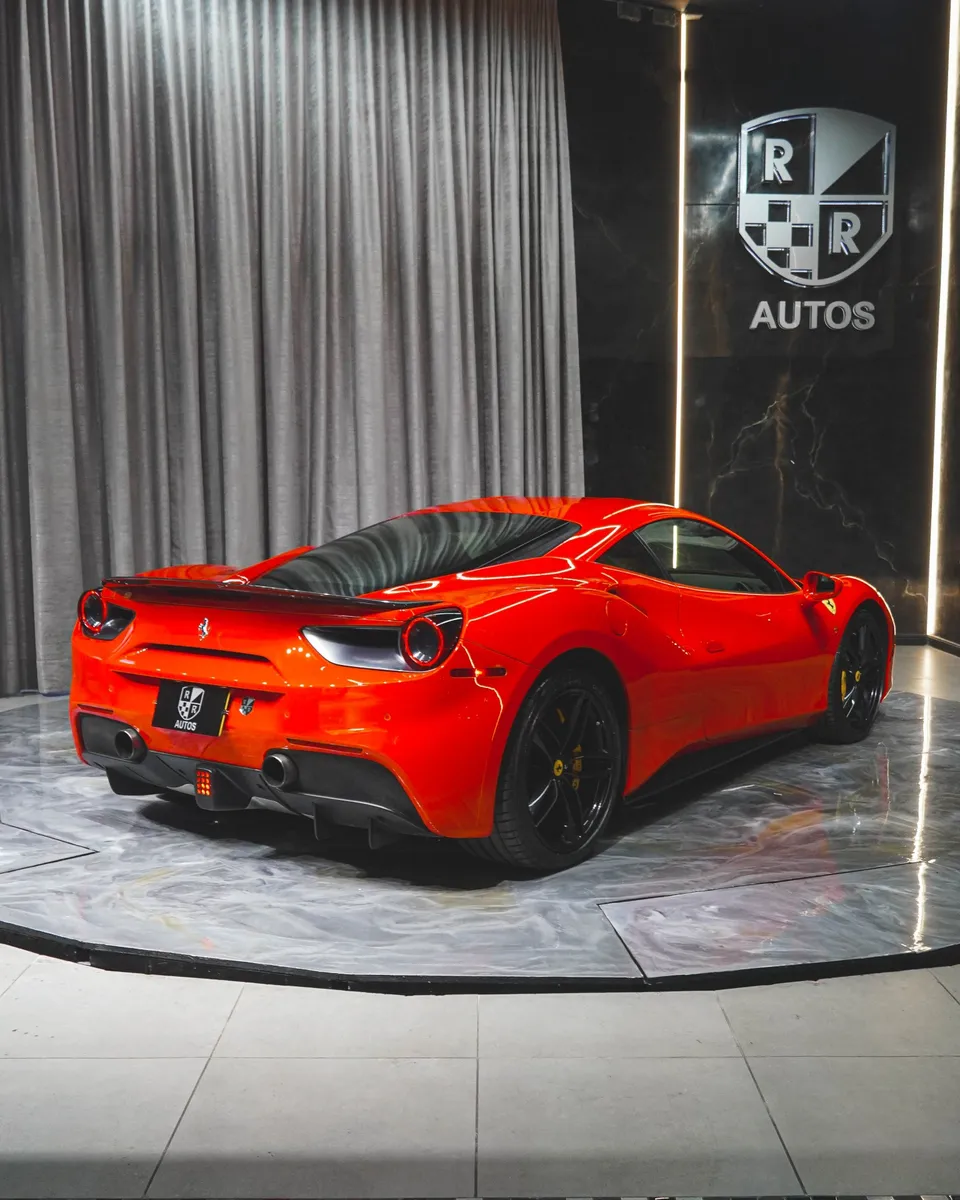 Cupê Ferrari 488 GTB 2016 en Medellín — foto 5