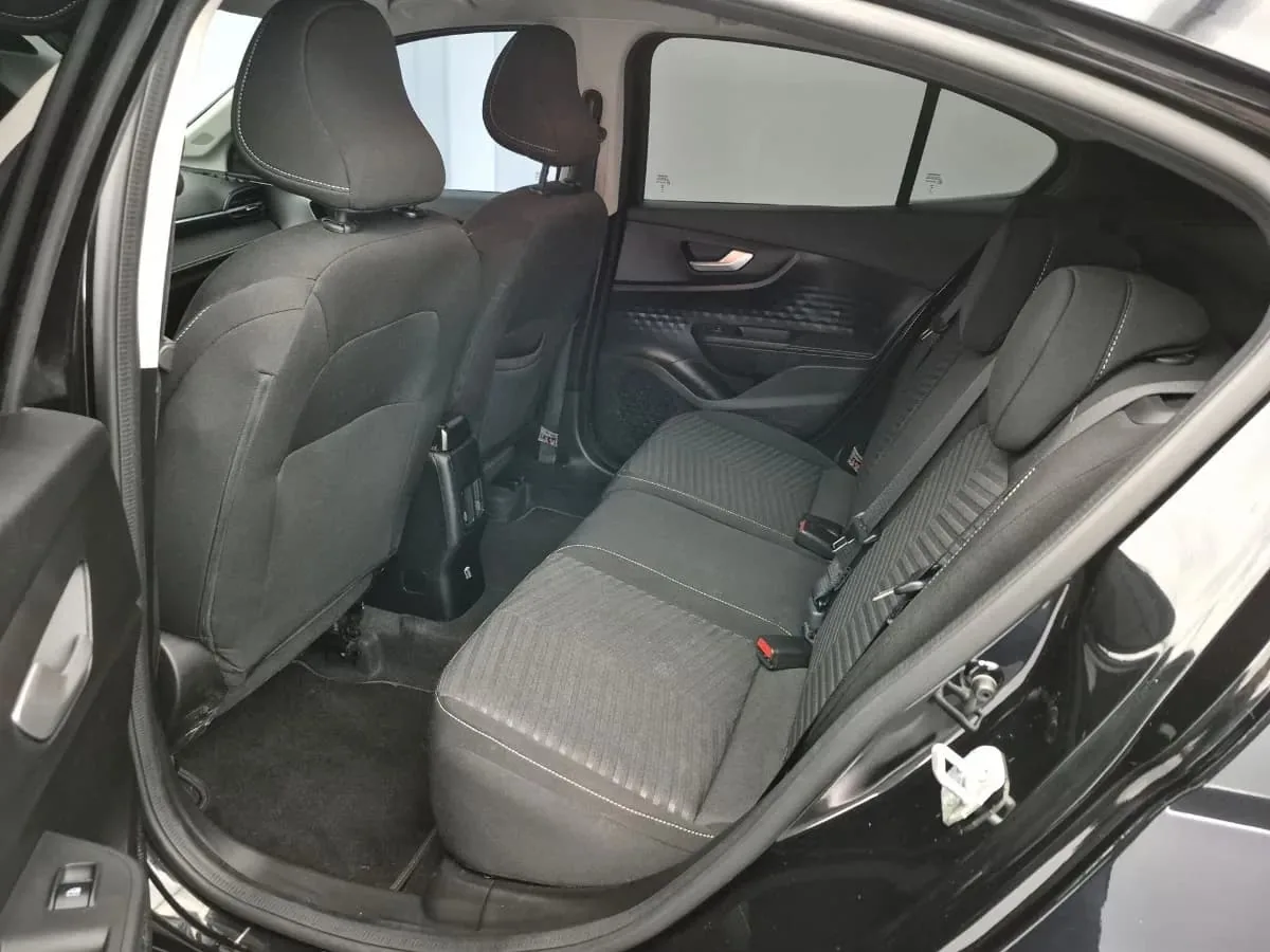 SUV Fiat Fastback 2025 Audace en Medellín — foto 9