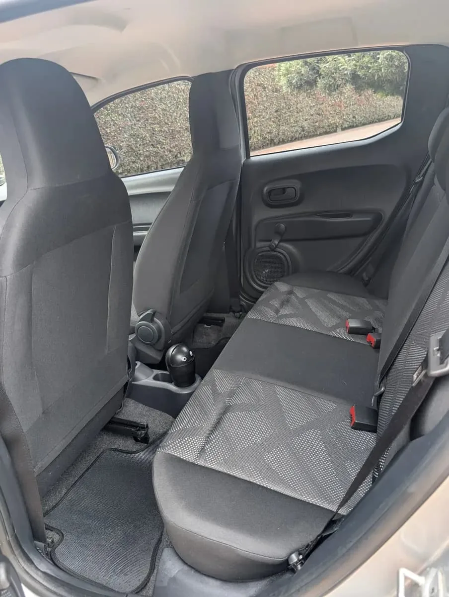 Hatchback Fiat Mobi 2024 en Cali — foto 7