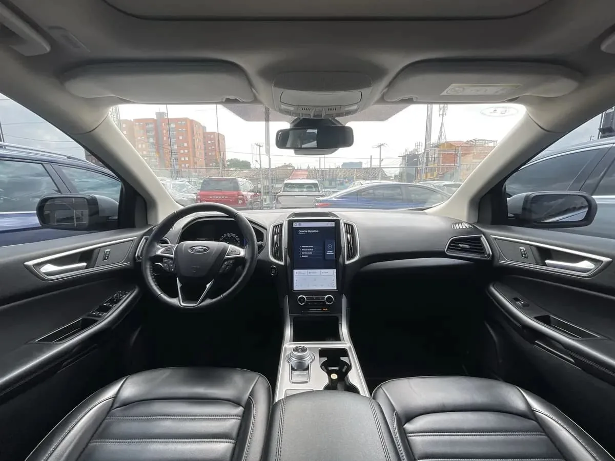 SUV Ford Edge SEL 2023 en Bello — foto 6