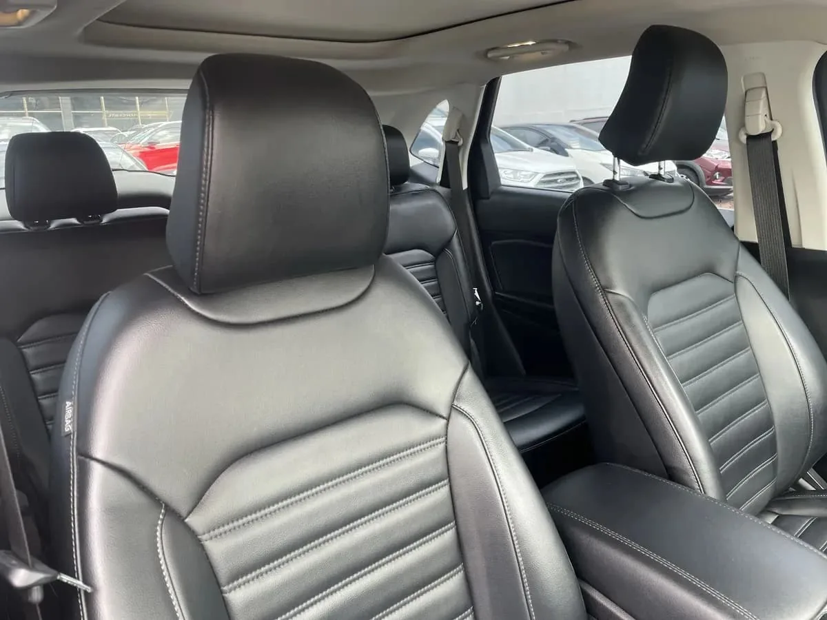 SUV Ford Edge SEL 2023 en Bello — foto 7