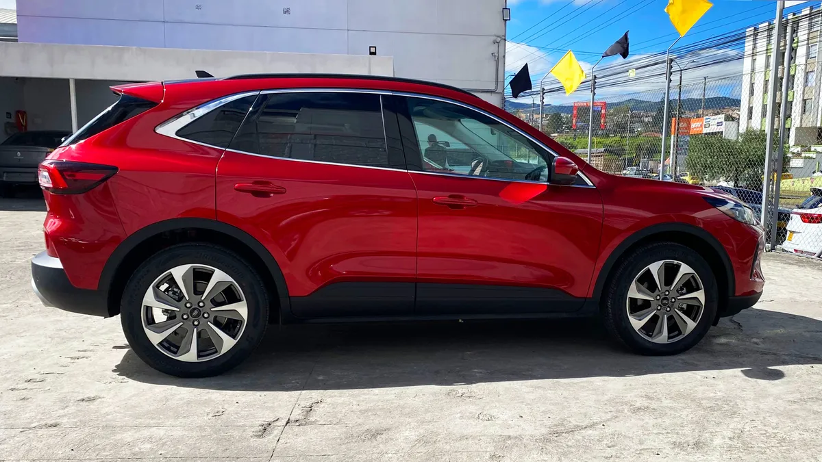 SUV Ford Escape 2024 en Pasto — foto 4