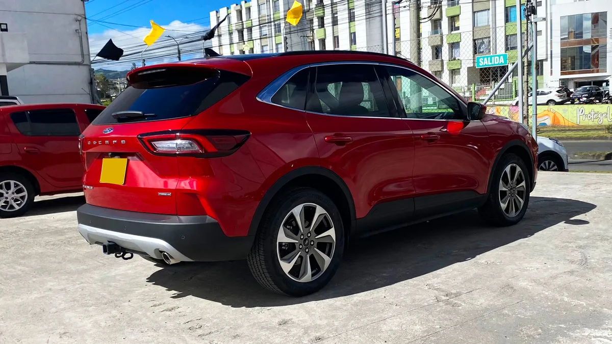 SUV Ford Escape 2024 en Pasto — foto 3