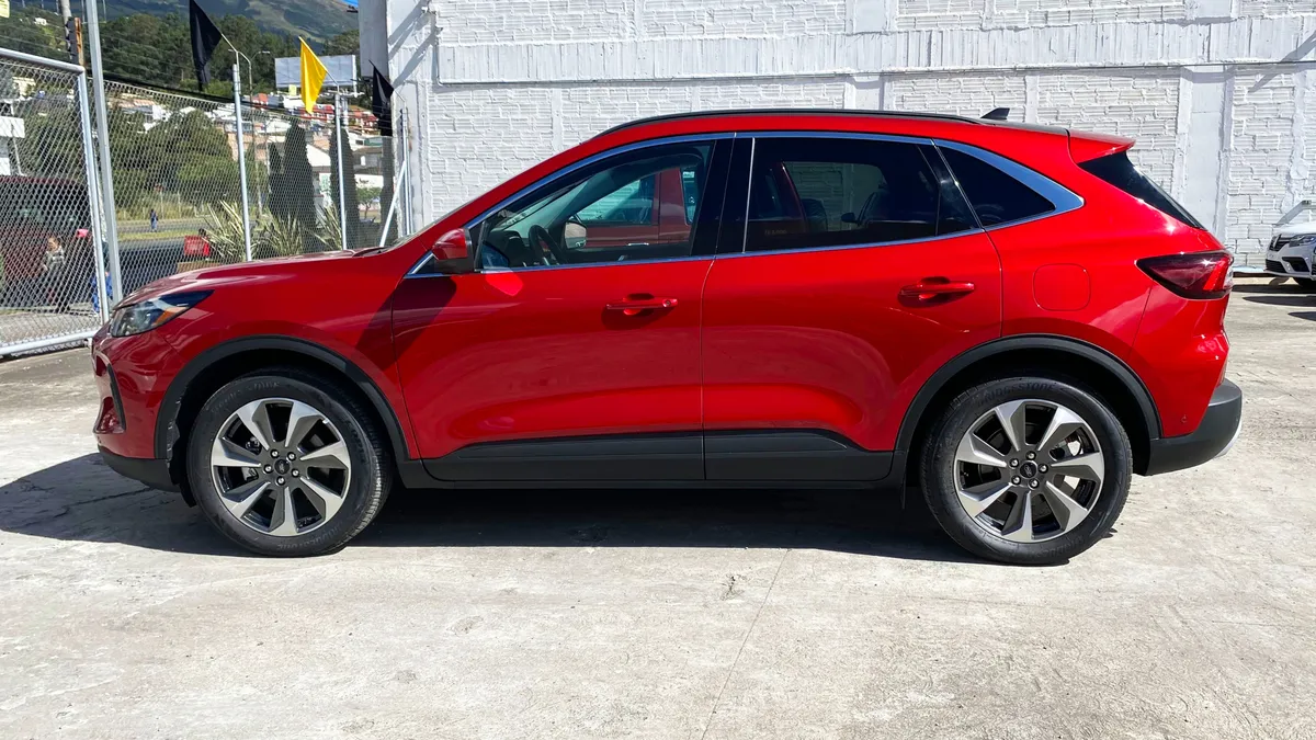 SUV Ford Escape 2024 en Pasto — foto 7