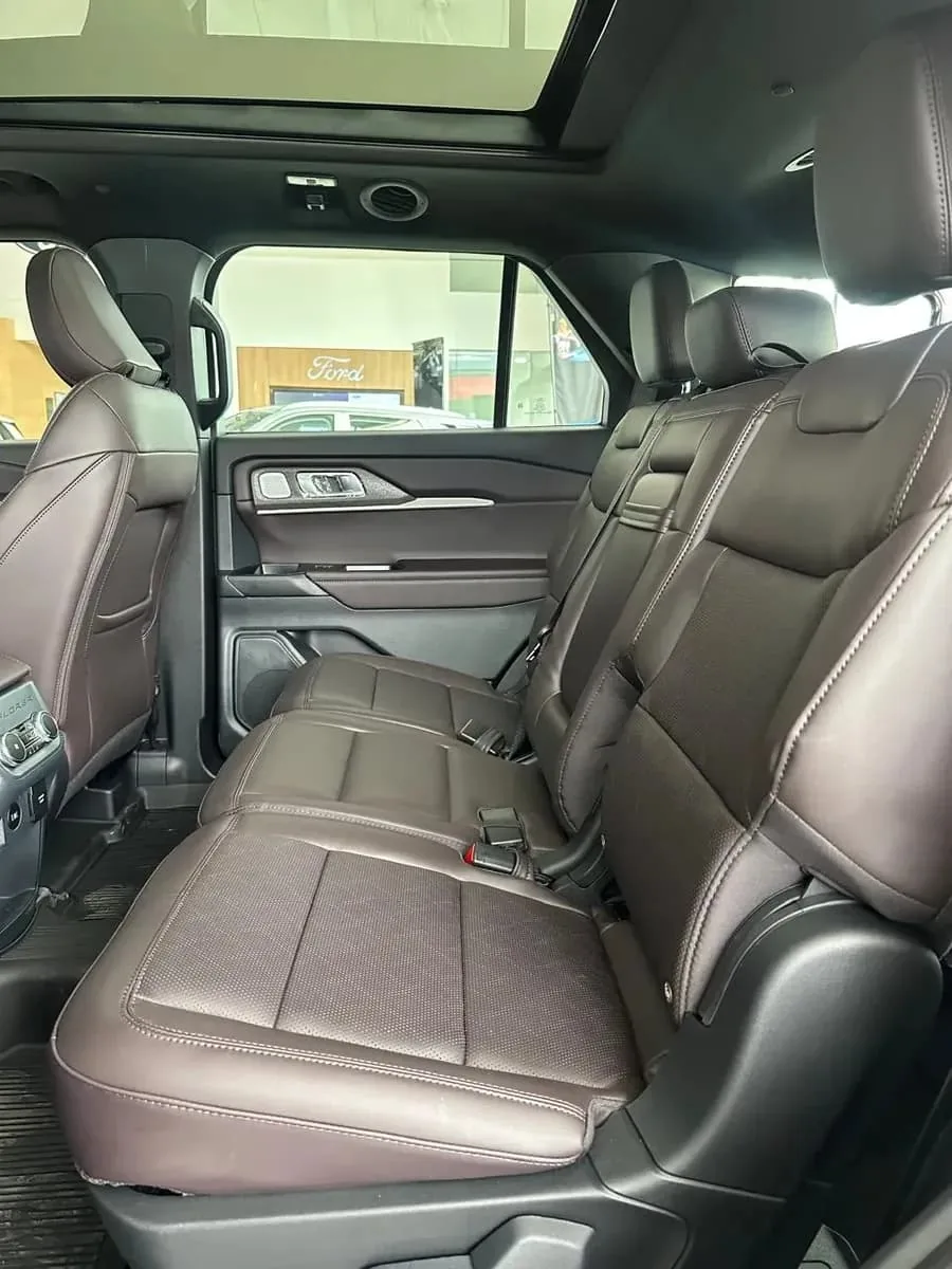 SUV Ford Explorer Platinum 2026 en Bogotá — foto 5