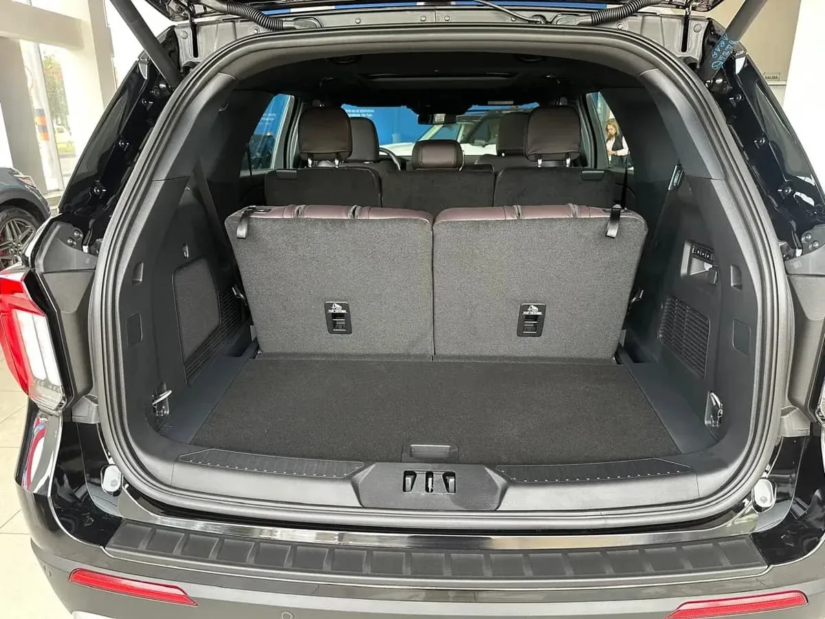 SUV Ford Explorer Platinum 2026 en Bogotá — foto 6
