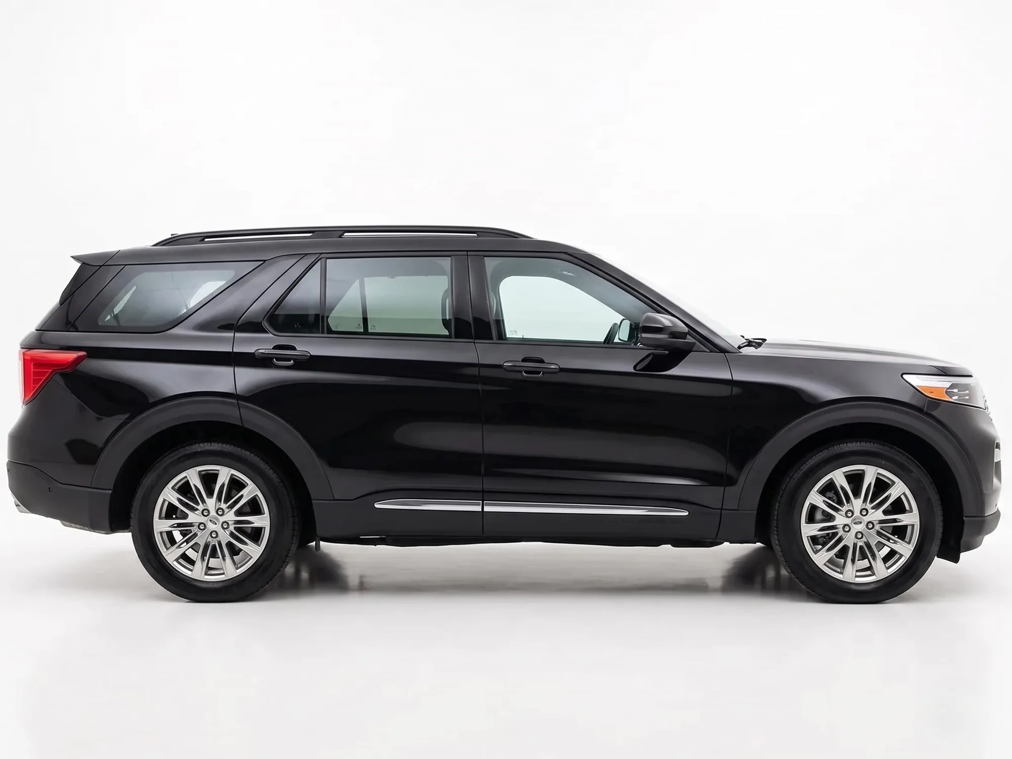 SUV Ford Explorer Platinum 2026 en Bogotá — foto 2