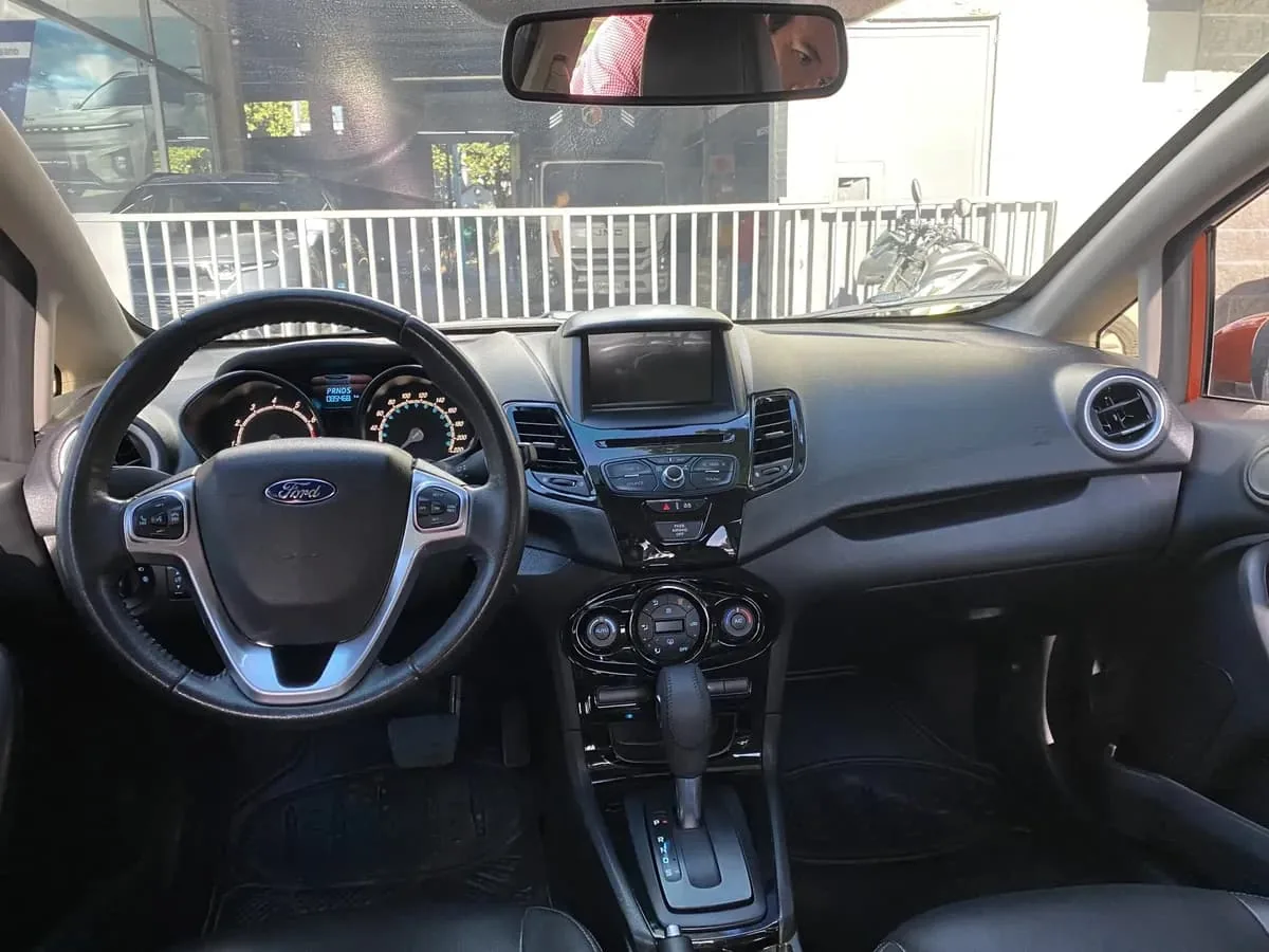 Sedán Ford Fiesta Titanium 2019 en Cali — foto 6