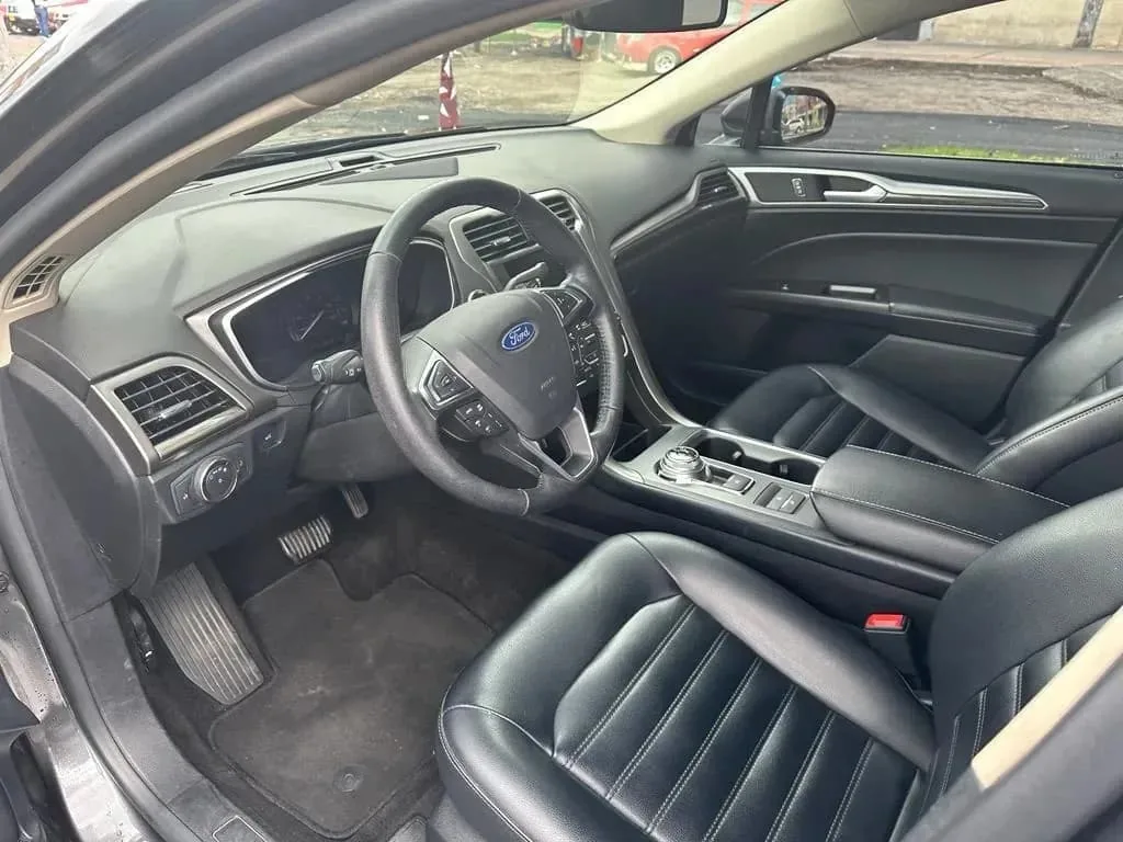 Sedã Ford Fusion SEL Hybrid 2020 en Pereira — foto 3