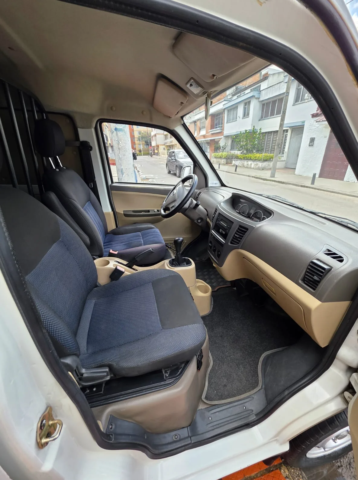 Dongfeng VVT 2015 MINIVAN en Bogotá — foto 9