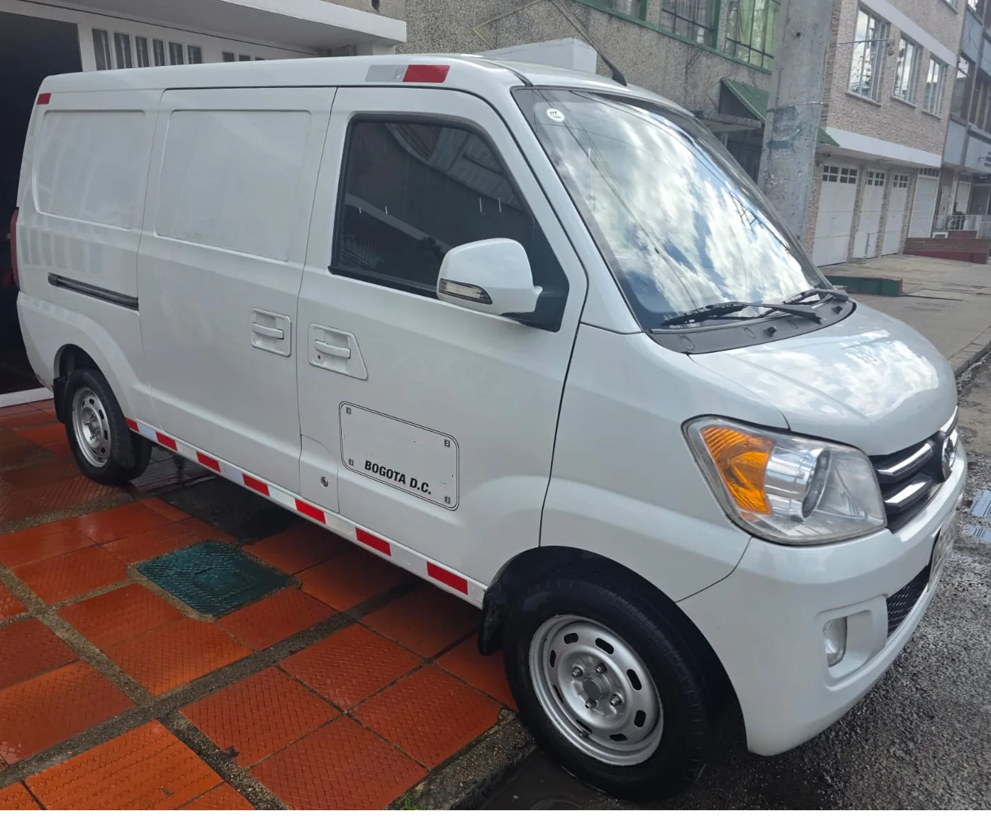 Dongfeng VVT 2015 MINIVAN en Bogotá — foto 3