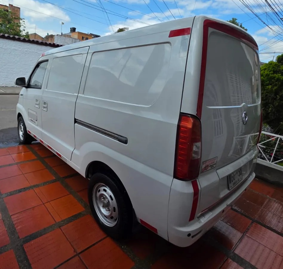 Dongfeng VVT 2015 MINIVAN en Bogotá — foto 5