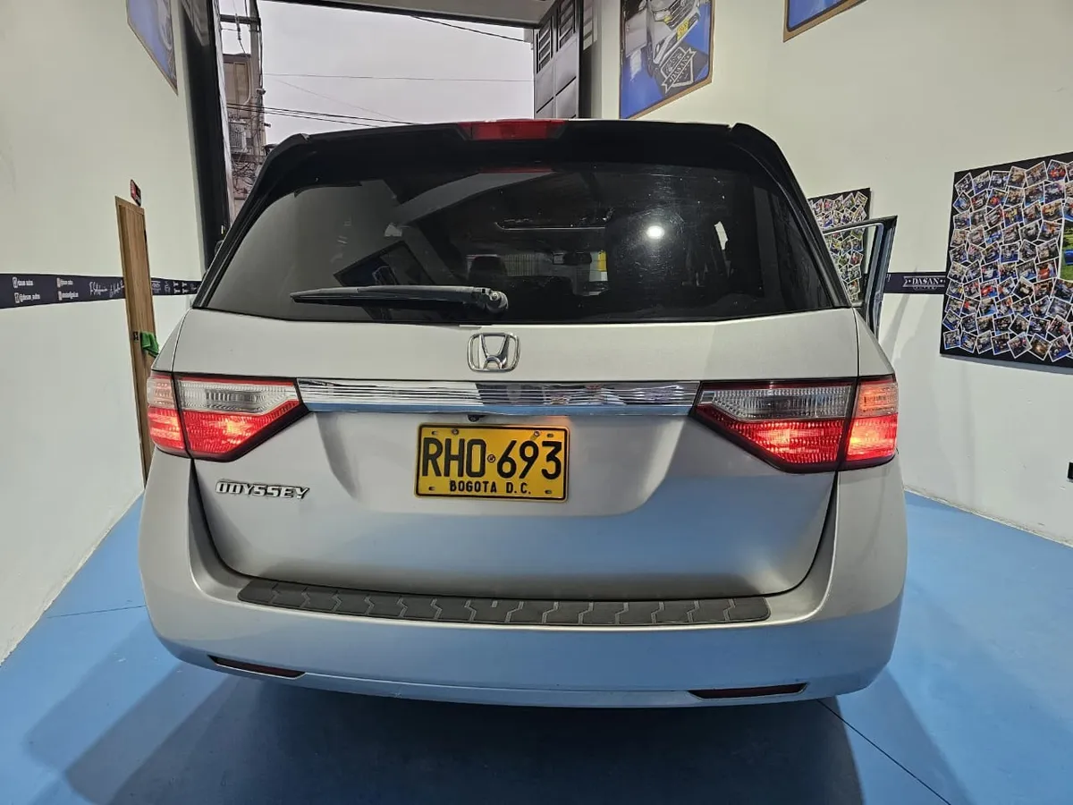 MiniVan Honda Odyssey 2011 en Bogotá — foto 5