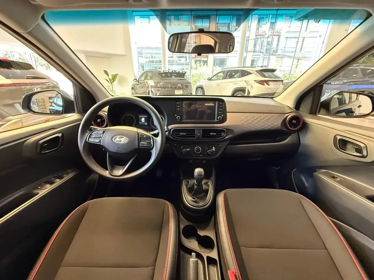 Hatchback Hyundai Grand i10 2027 en Cali — foto 7