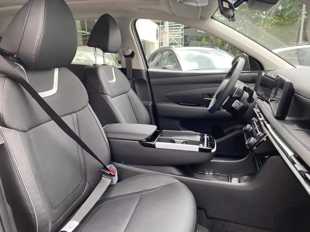 SUV Hyundai Tucson Premium 2027 en Medellín — foto 6