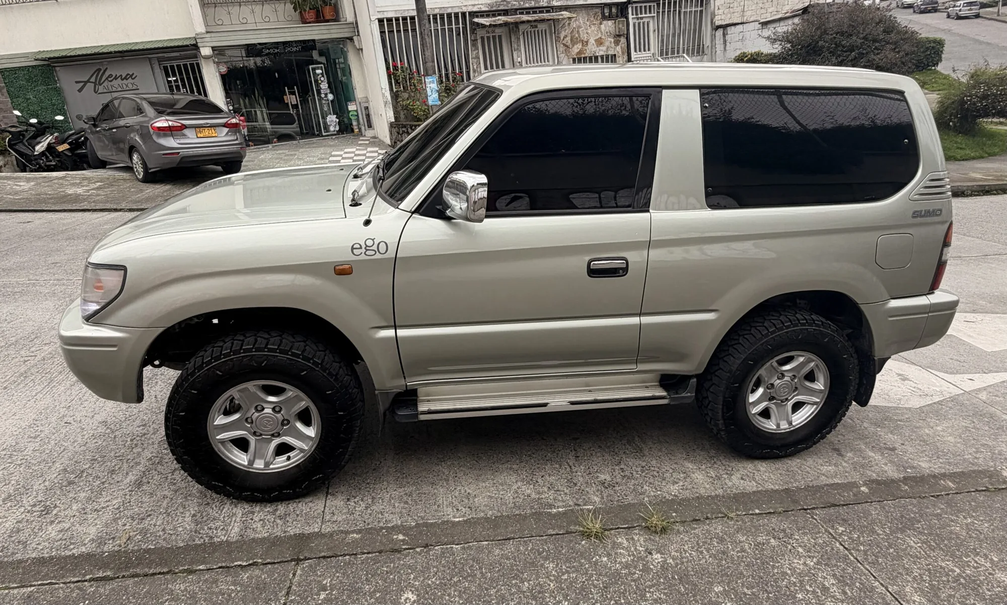 SUV Toyota Prado Sumo GX 2004 Sumo 2.7 4x4 mecánica en Manizales — foto 7