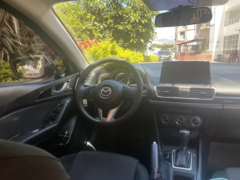 Mazda 3 2016 Touring a gasolina en Floridablanca — foto 4 de 6