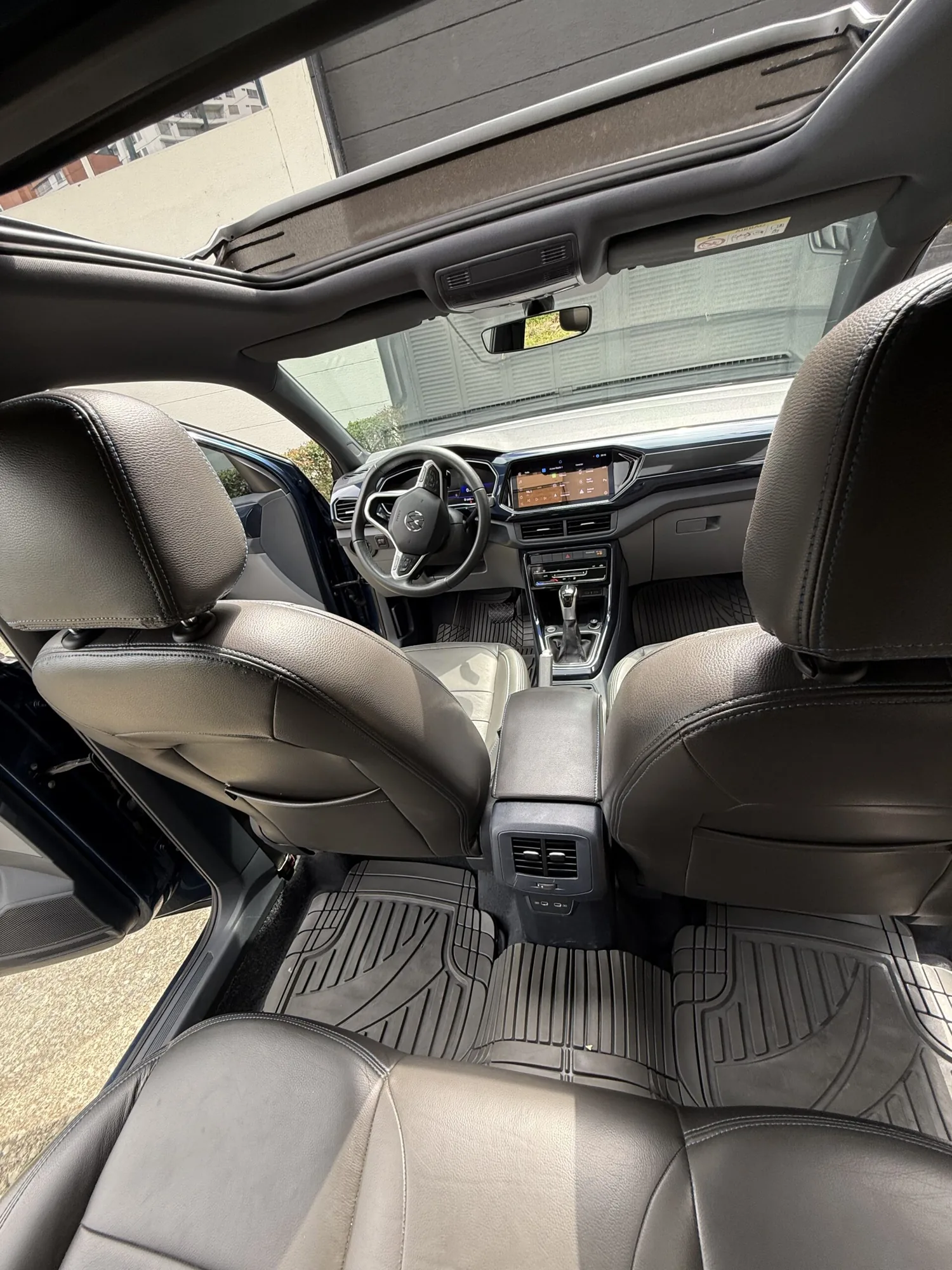 Wagon Volkswagen T-Cross 2024 en Armenia — foto 10