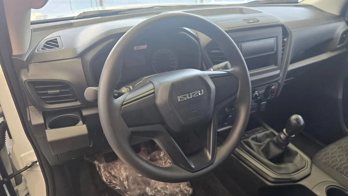 Picape Isuzu Pickup Force 2025 en Bogotá — foto 8