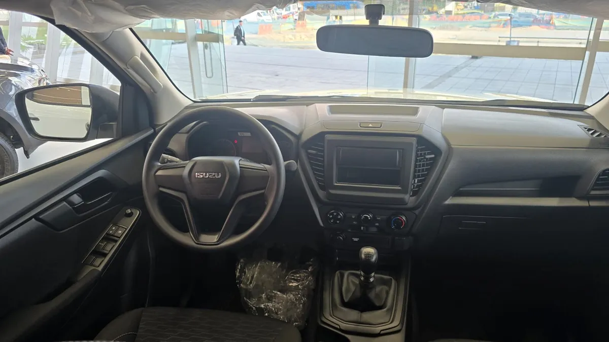 Picape Isuzu Pickup Force 2025 en Bogotá — foto 7