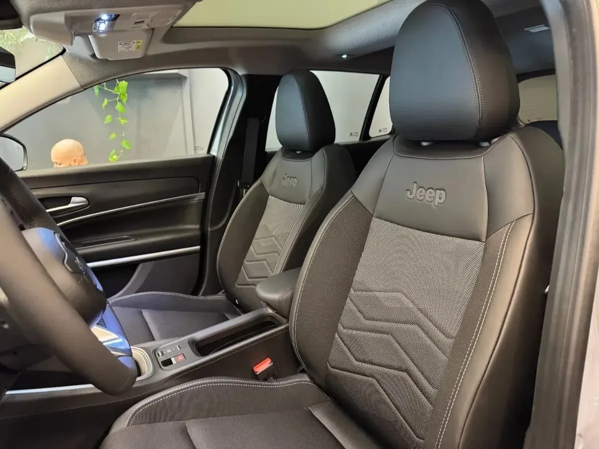 SUV Jeep Avenger E-Hybrid 2026 en Bello — foto 7