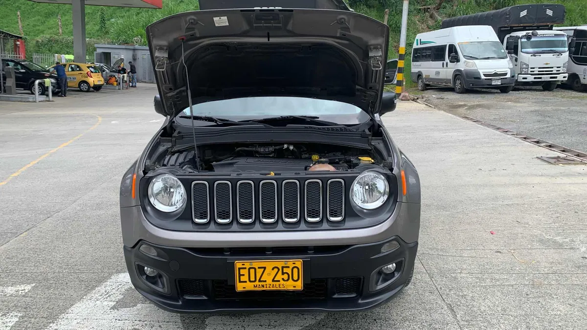 SUV Jeep Renegade 2019 en Manizales — foto 5