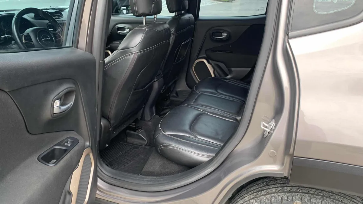 SUV Jeep Renegade 2019 en Manizales — foto 11