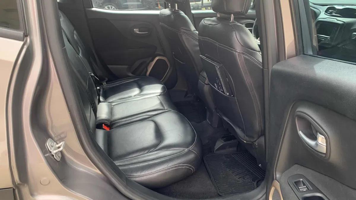 SUV Jeep Renegade 2019 en Manizales — foto 12