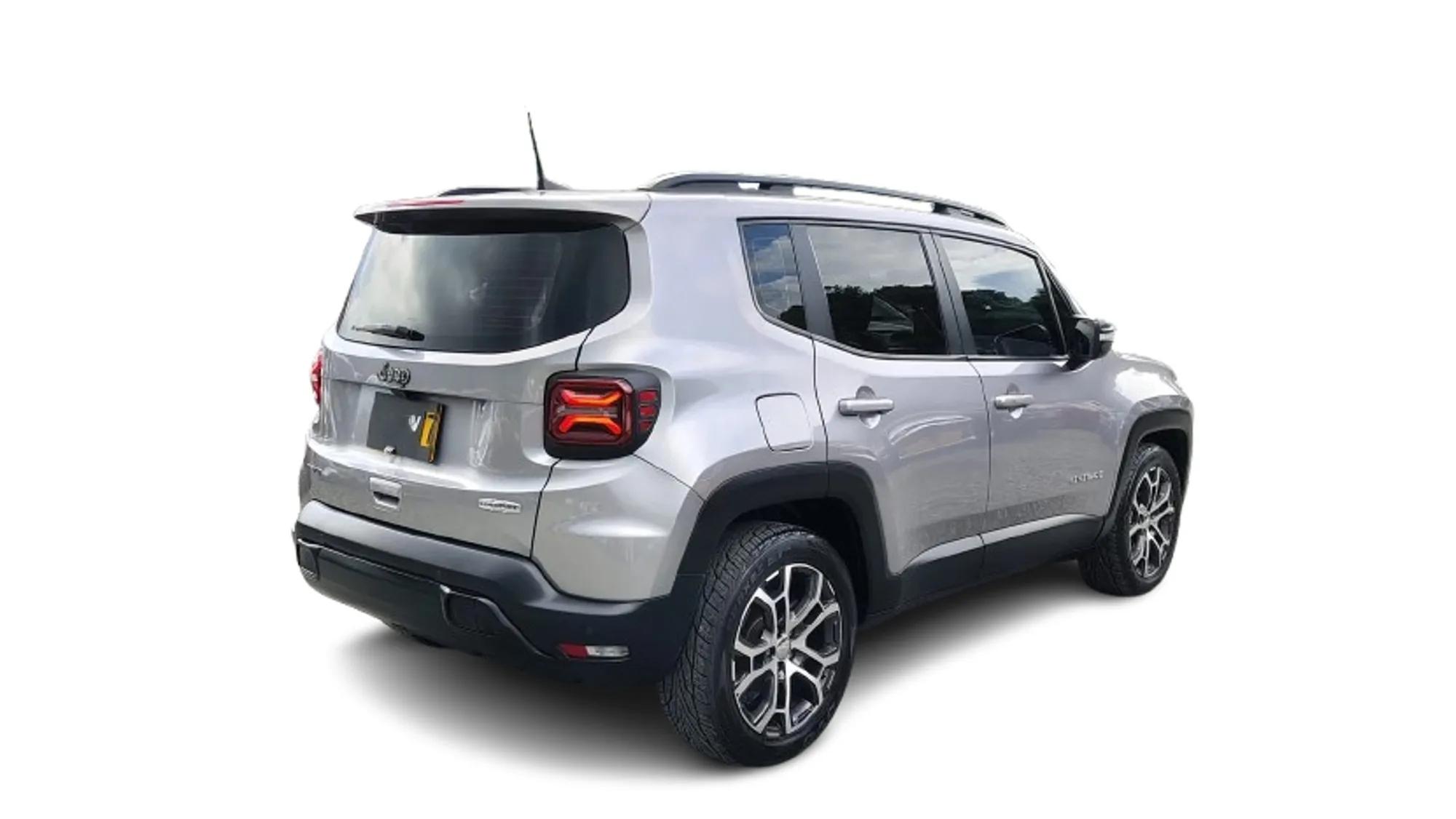SUV Jeep Renegade Longitude 2024 en Medellín — foto 5